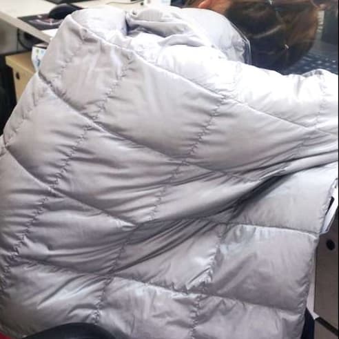 軽量コンパクト収納ダウンブランケット