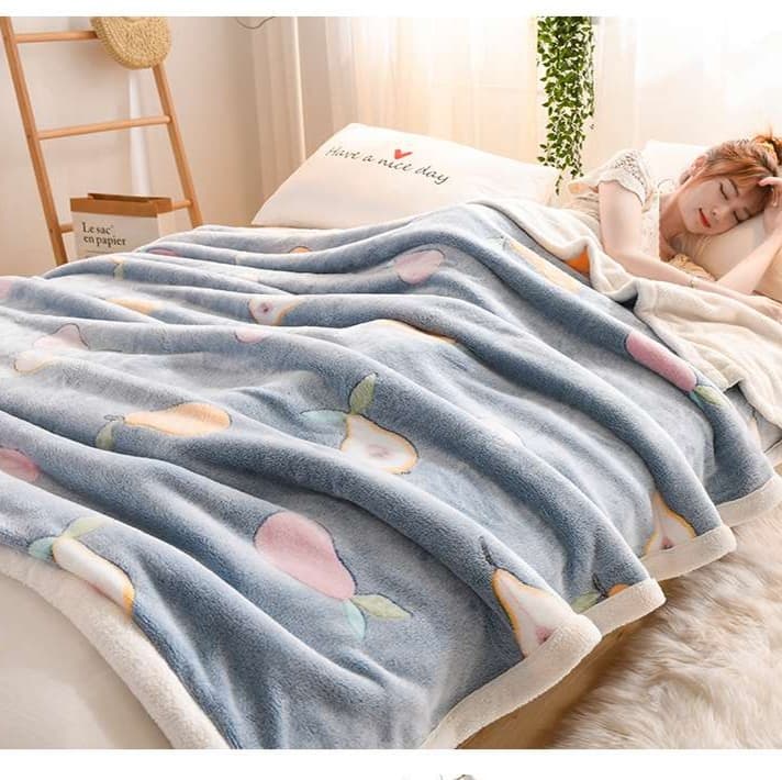 ふわもこいちごブランケット
