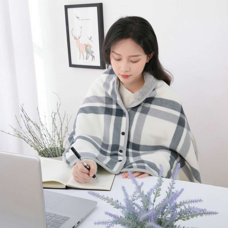 ブランケット  うさみみ付きふわもこ着る毛布